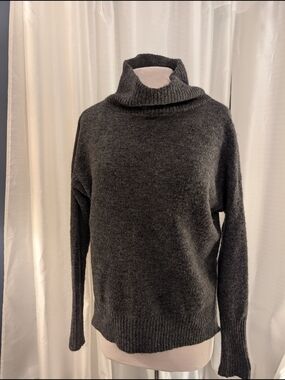 Zara Knit Heather Gray Knit Sweater